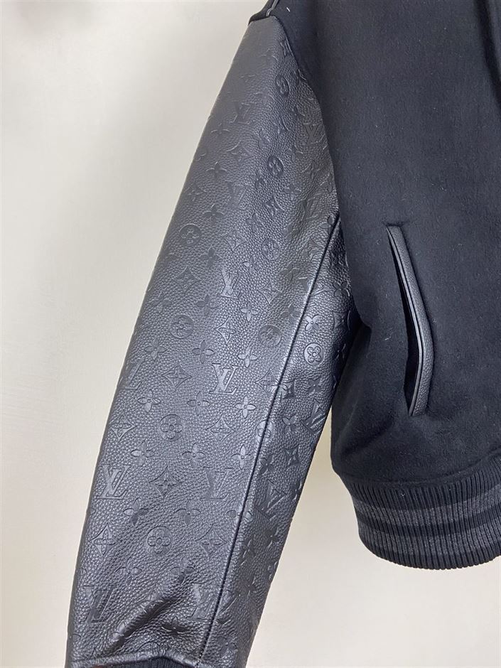 LOUIS VUITTON EMBOSSED LEATHER AND WOOL BLOUSON – LVC029