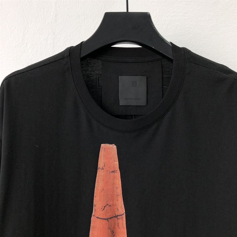 GIVENCHY SLIM FIT T-SHIRT IN JERSEY WITH CERAMIC PRINT IN BLACK – GTS003
