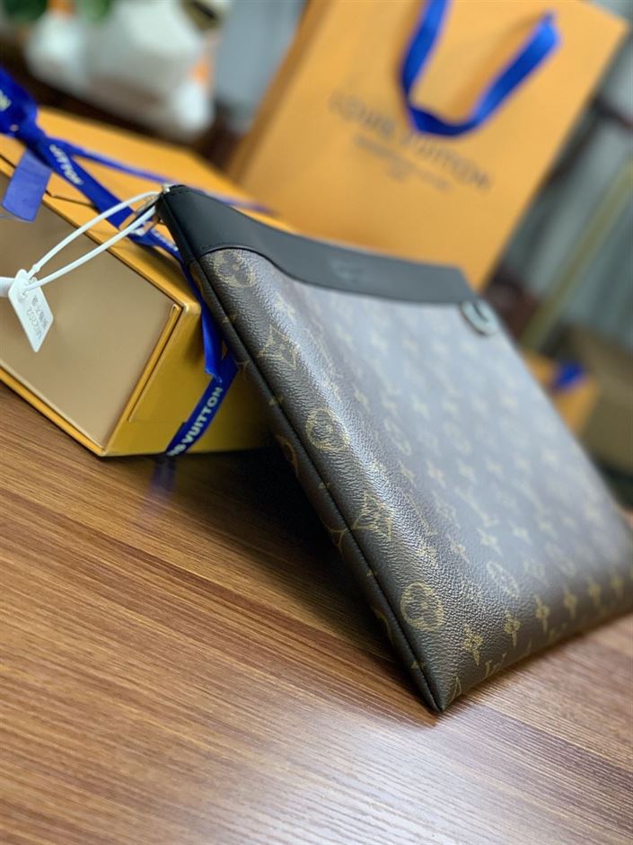 LOUIS VUITTON POCHETTE APOLLO BAG – WLV006