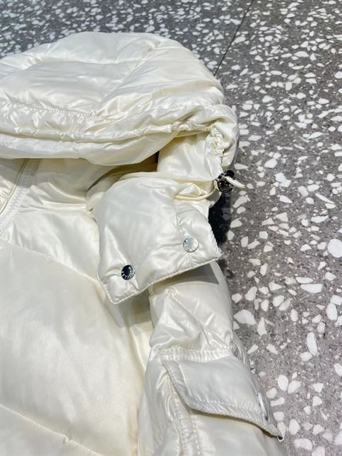 MONCLER WHITE CAVETTAZ DOWN JACKET – MC064