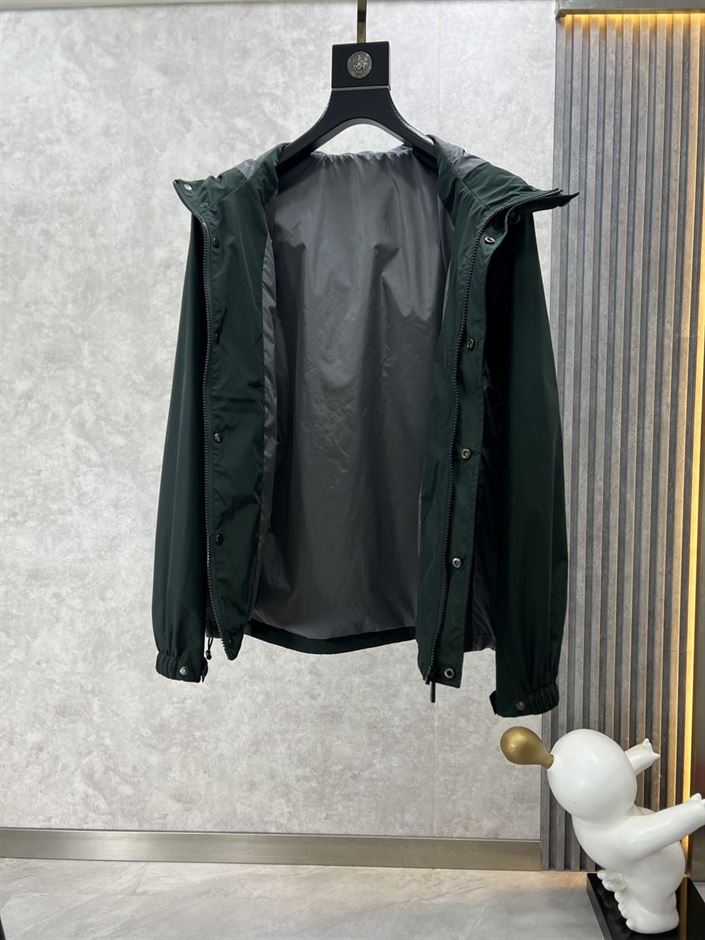 MONCLER GUIERS RAIN JACKET – MC101