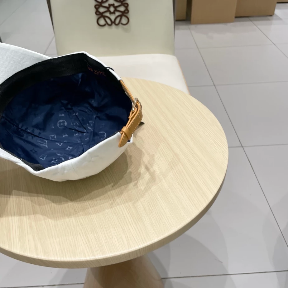 Louis Vuitton Caps – LVC030