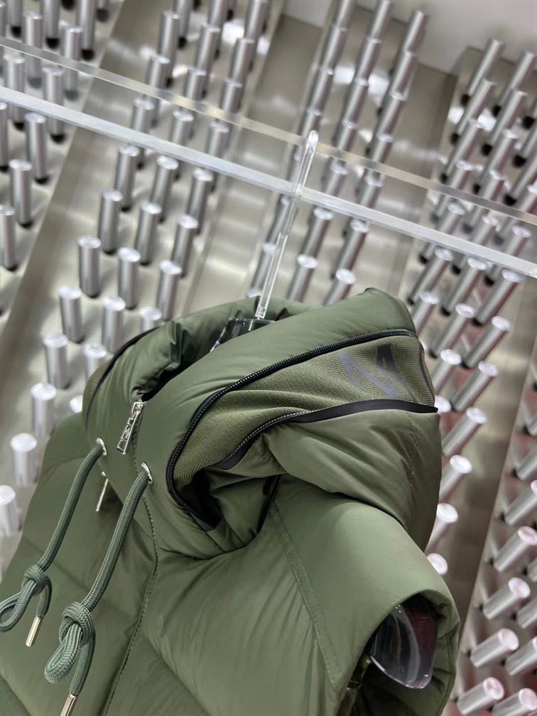 MONCLER DOWN GILET – MC131