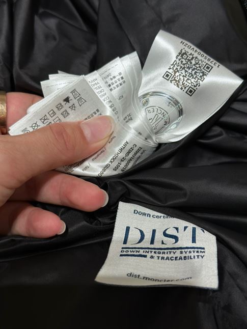 MONCLER ANTHEMIOCK SHORT DOWN JACKET – MC042