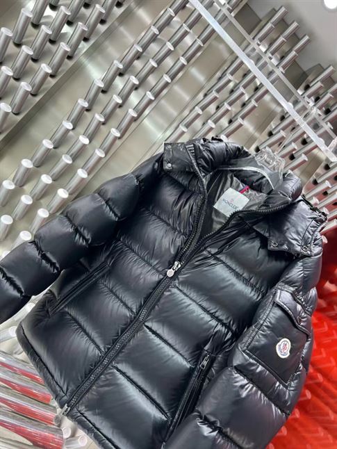 MONCLER PADDED DOWN JACKET – MC082