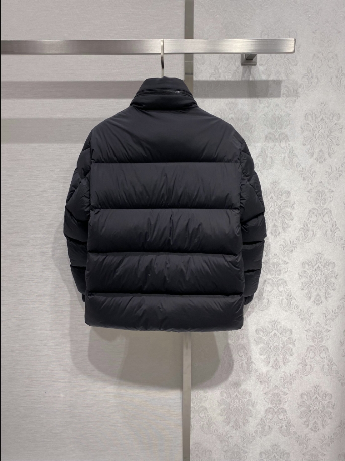 MONCLER Short Down Black Coat – MC147