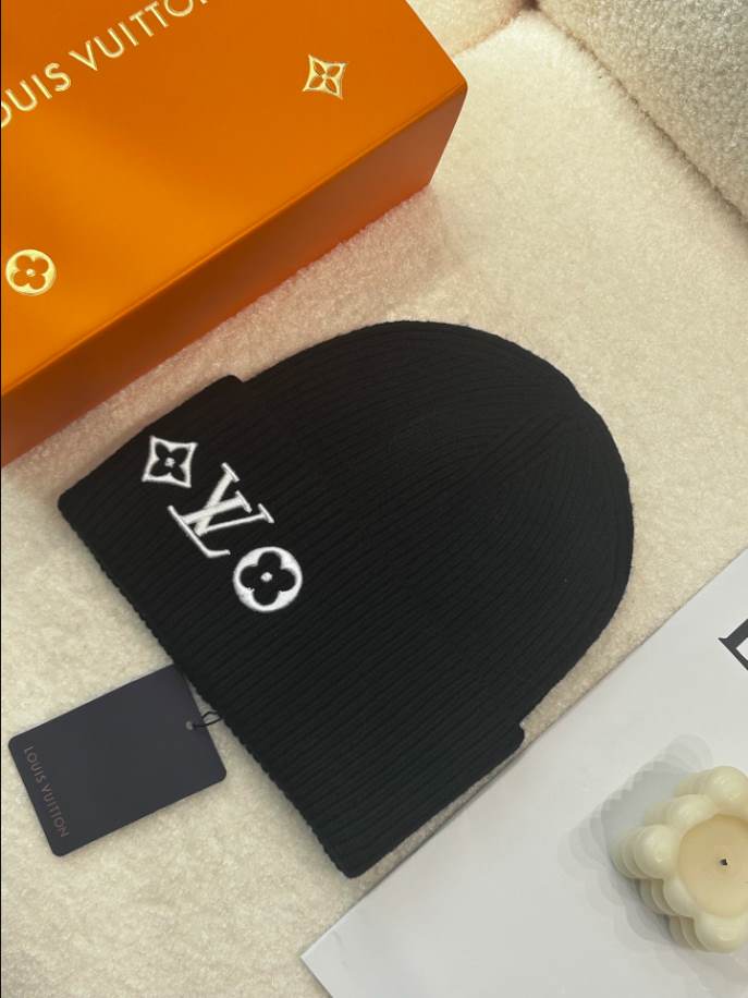 Louis Vuitton Black Logo LV White Hats – LVC002