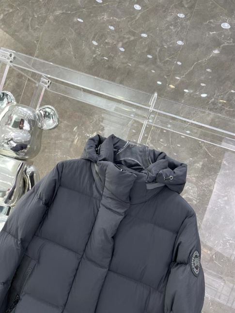 CANADA GOOSE LONG PUFFER COAT – CN20