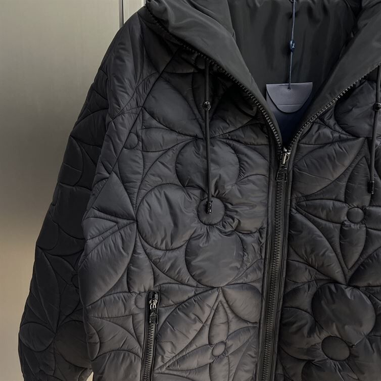 LOUIS VUITTON REVERSIBLE MONOGRAM PUFFER JACKET – LVC028