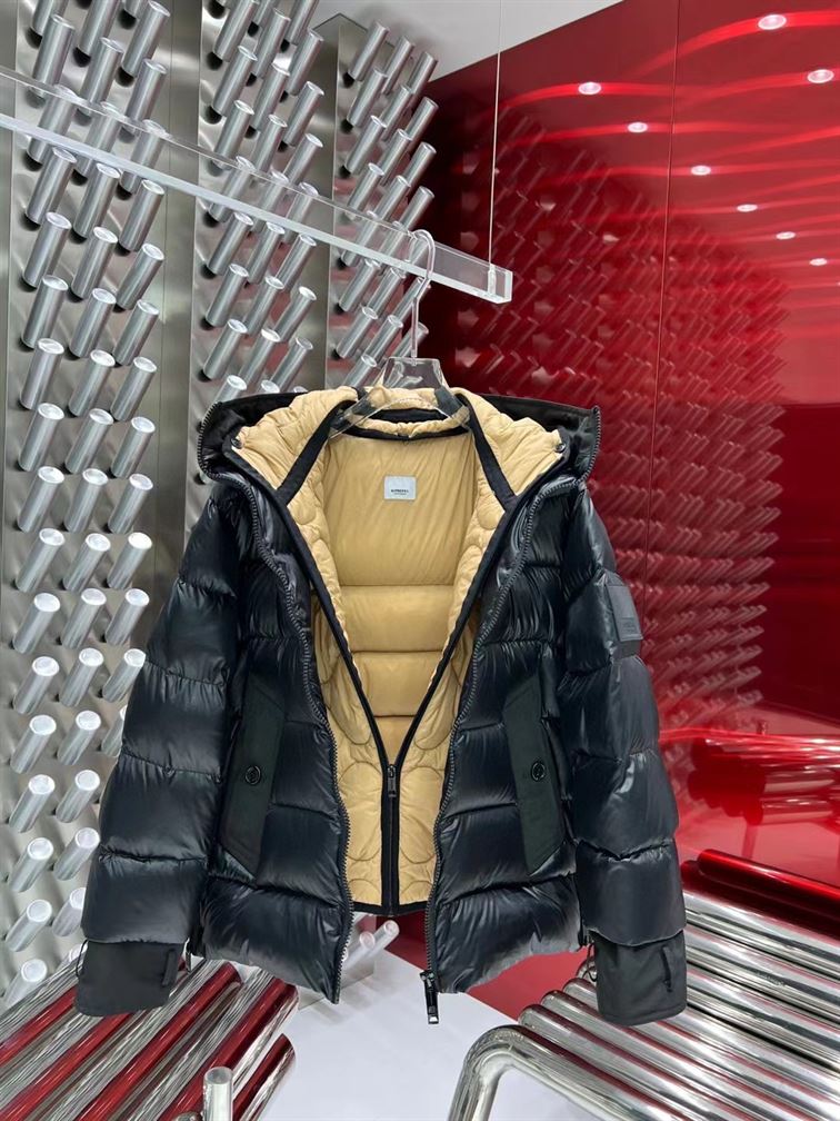 MONCLER COAT – MC132