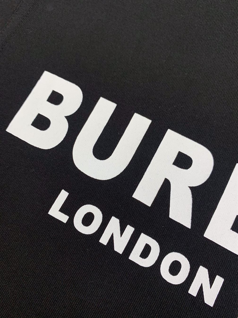 BURBERRY LOGO PRINT COTTON T-SHIRT IN BLACK – BRS008