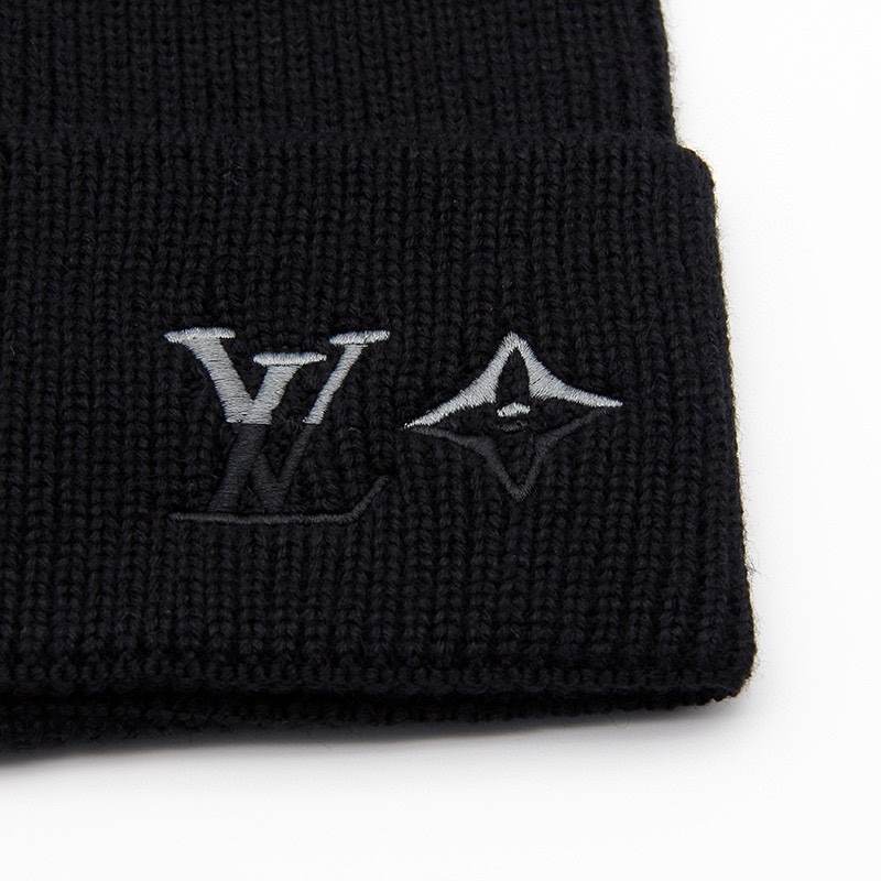 Louis Vuitton Black Logo LV Gold Hats – LVC001