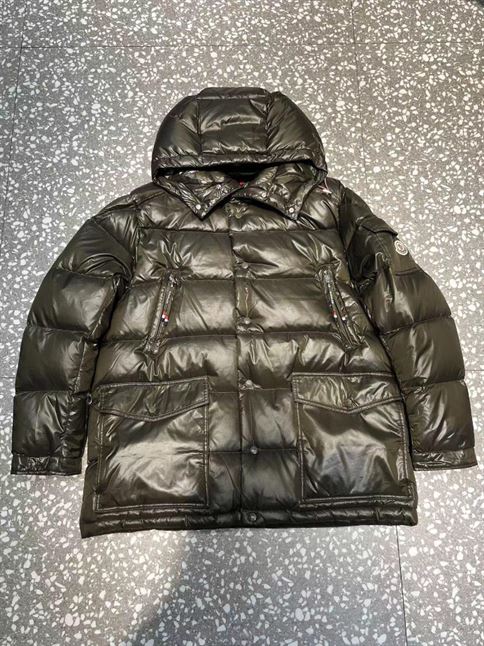 MONCLER BUTTONED LONG-SLEEVED JACKET – MC043