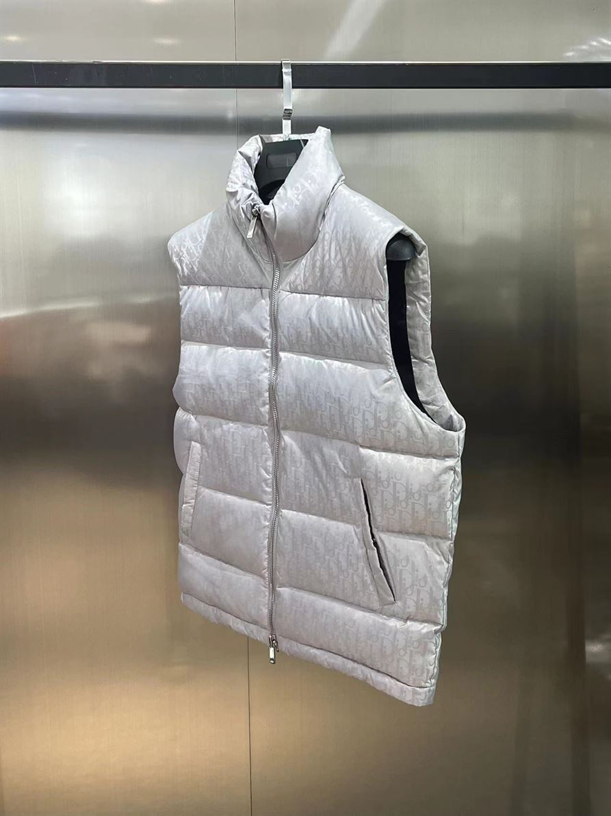 DIOR OBLIQUE SLEEVELESS DOWN JACKET – DRC015