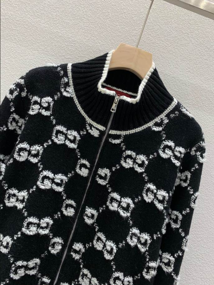 GUCCI Bouclé Stitch Jacquard Black Knitwear – GCK053