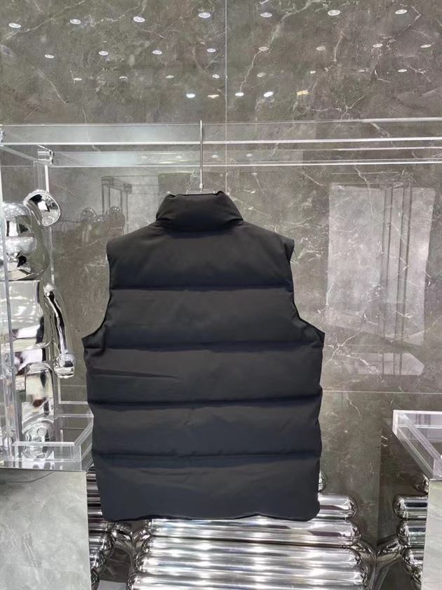 CANADA GOOSE FREESTYLE QUILTED ARTIC-TECH GILET – CN11