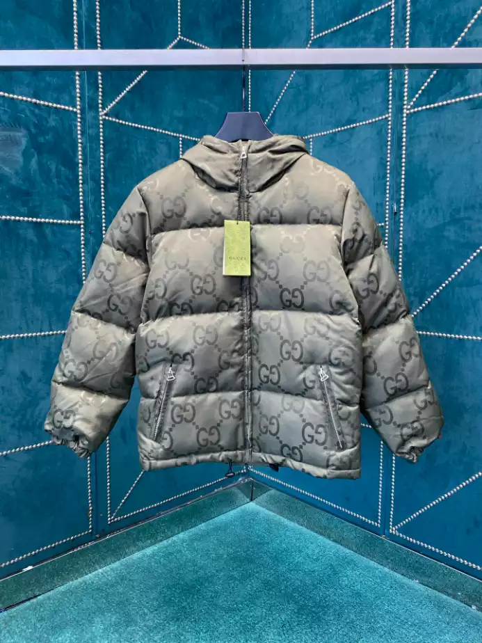 Gucci Jumbo GG Down Jacket – GCJ054