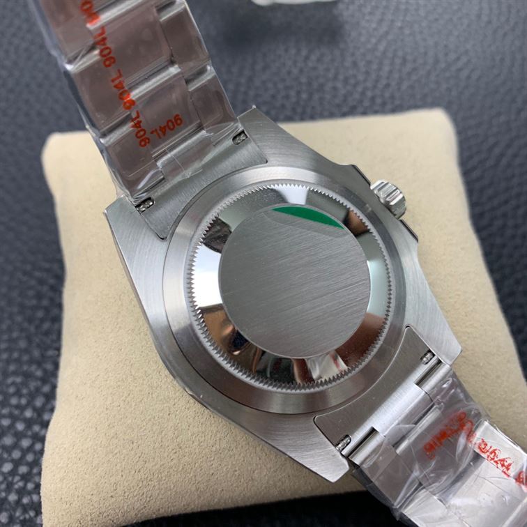 ROLEX OYSTER PERPETTUAL SUBMARINER DATE 41MM – RL030