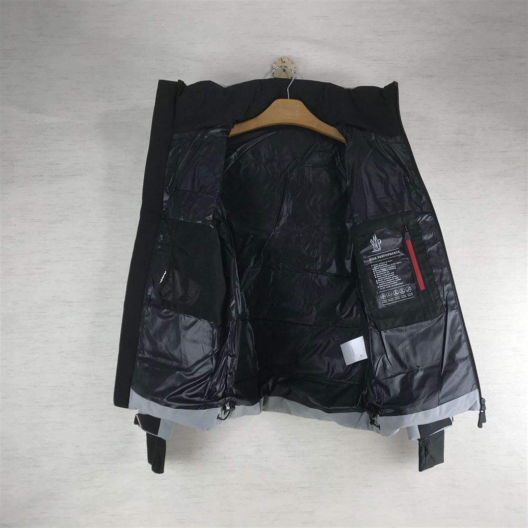 MONCLER COAT – MC134