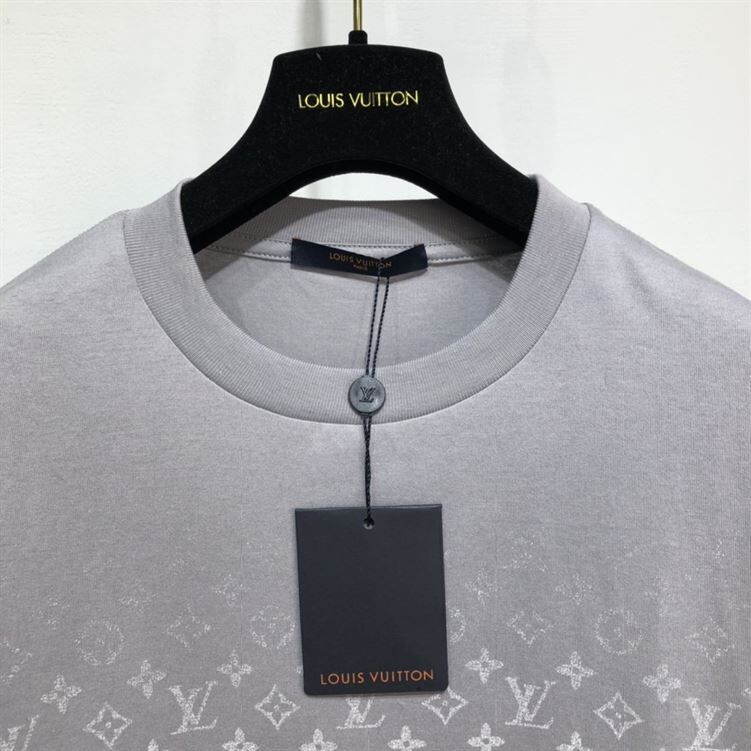 LOUIS VUITTON LVSE MONOGRAM GRADIENT T-SHIRT – LVTS055