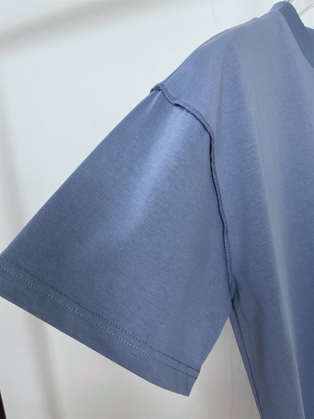 LOUIS VUITTON EMBOSSED LV T-SHIRT – LVTS073