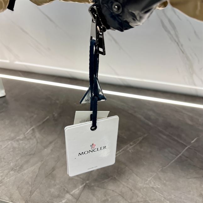 MONCLER PARANA PADDED JACKER BLACK – MC028