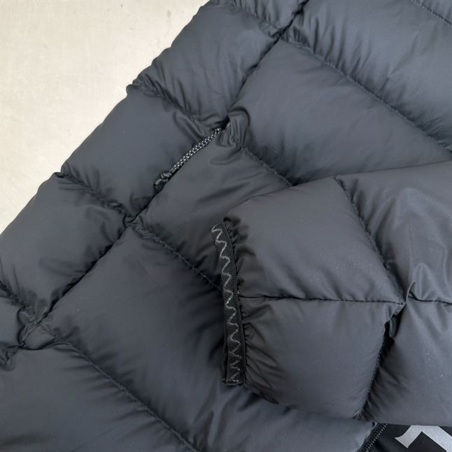 MONCLER CERCES DOWN JACKET – MC060