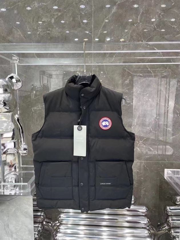 CANADA GOOSE FREESTYLE QUILTED ARTIC-TECH GILET – CN11