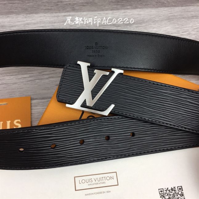 LOUIS VUITTON LV INITIALES 40MM LBE064