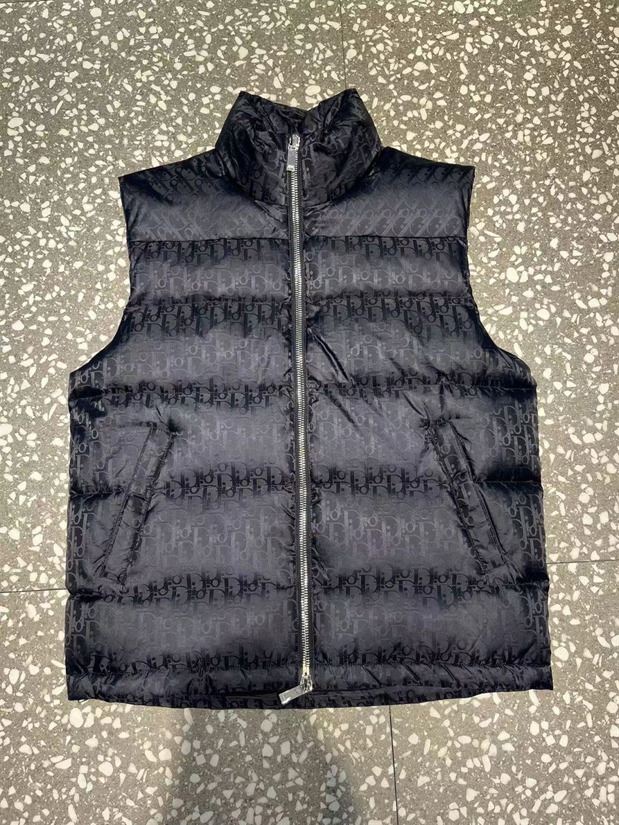 DIOR OBLIQUE SLEEVELESS DOWN JACKET – DRC014