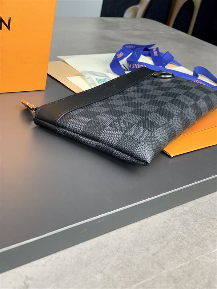 LOUIS VUITTON WALLET – WLV015