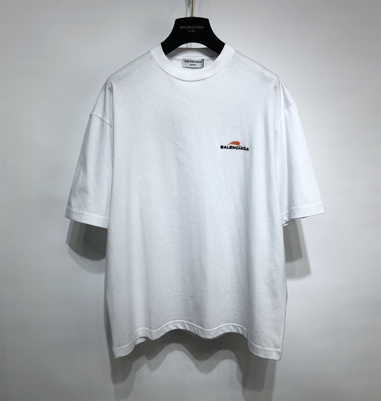 BALENCIAGA MEN’S YEAR OF THE TIGER T-SHIRT MEDIUM FIT IN WHITE – BAS001