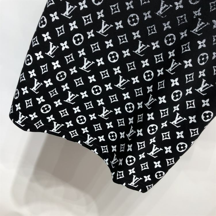 LOUIS VUITTON LVSE MONOGRAM GRADIENT T-SHIRT – LVTS054