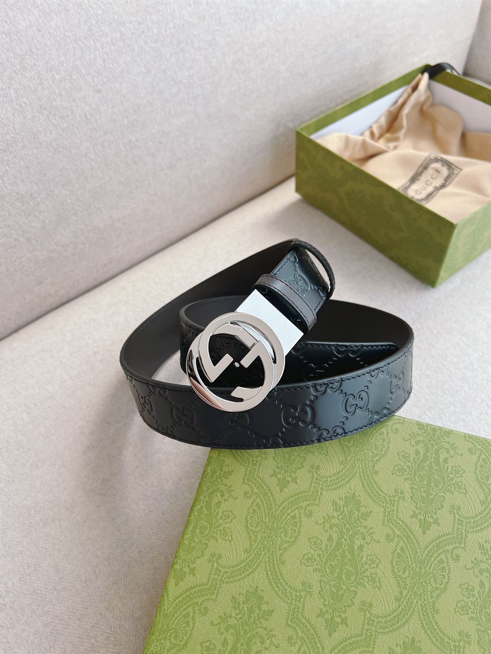 GUCCI REVERSIBLE GUCCI SIGNATURE BELT – GB025