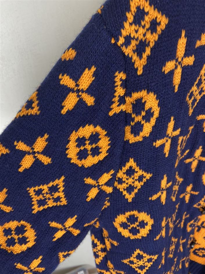 LOUIS VUITTON SIGNATURE CARDIGAN – LVH038