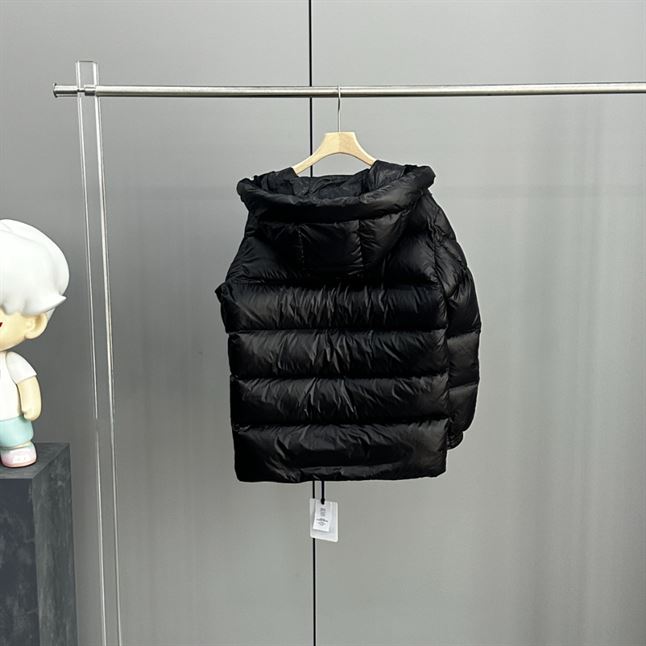 MONCLER JACKETS – MC055