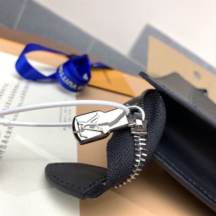 LOUIS VUITTON POCHETTE VOYAGE WALLET – WLV041