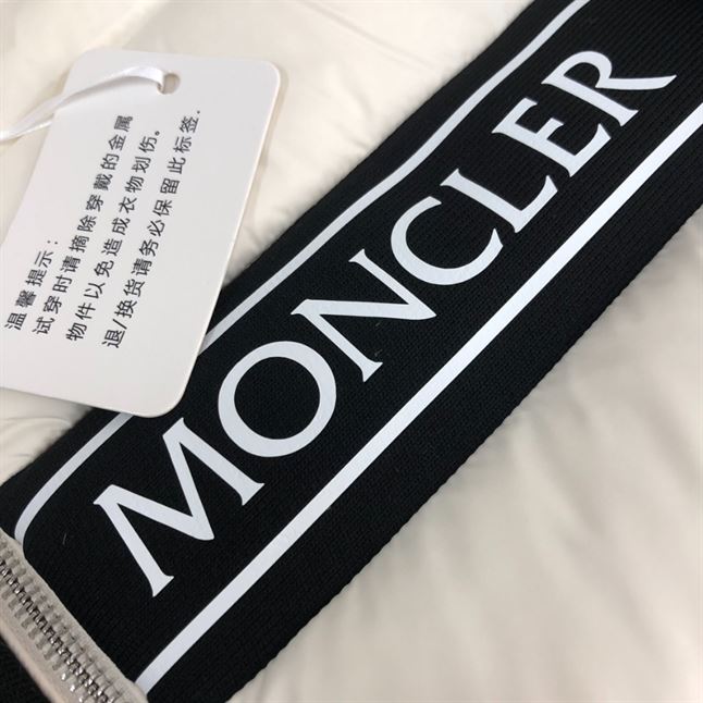 MONCLER PADDED CARDIGAN WITH ZIP – MC067