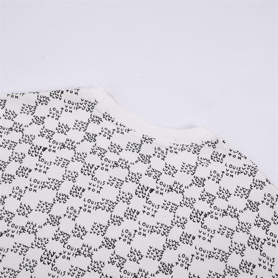 LOUIS VUITTON DAMIER SPREAD PRINTED SWEATSHIRT – LVH017