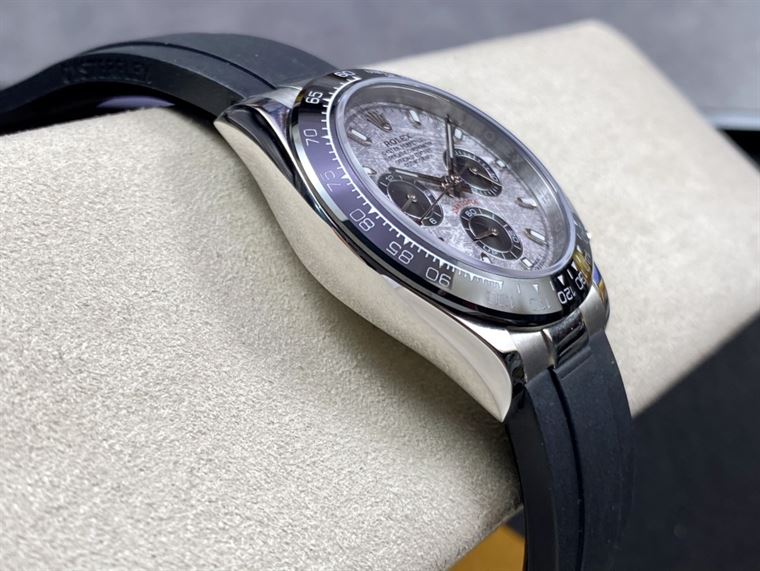 ROLEX OYSTER PERPETUAL SUPERLATIVE CHRONOMETER OFFICIALLY CERTIFIED – RL006