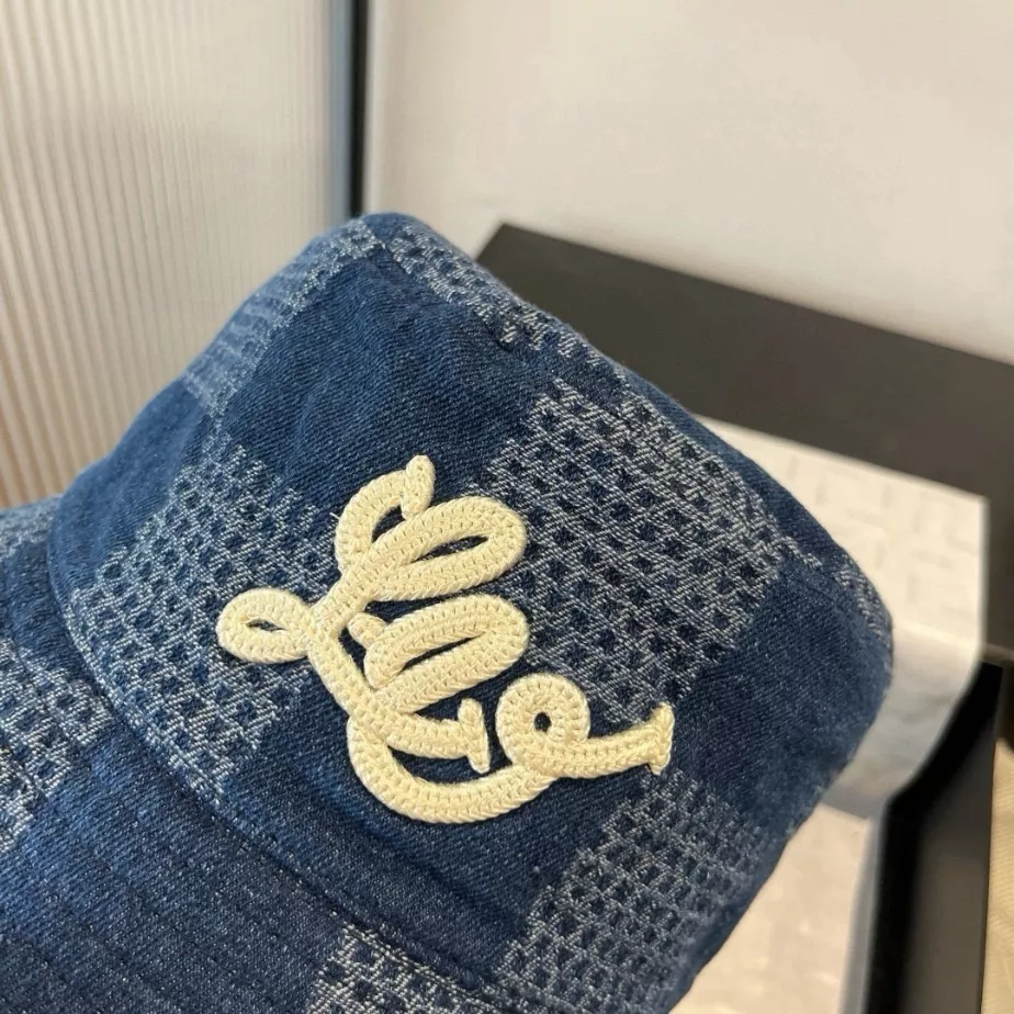 Louis Vuitton Bucket – LVC035