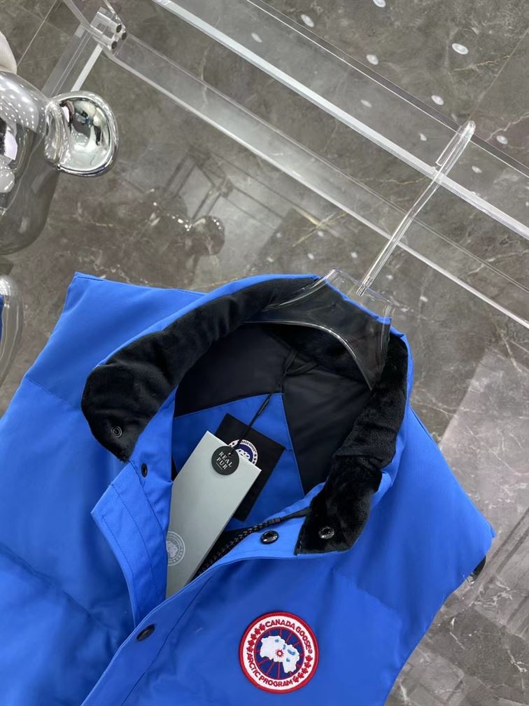 CANADA GOOSE FREESTYLE QUILTED ARTIC-TECH GILET – CN13