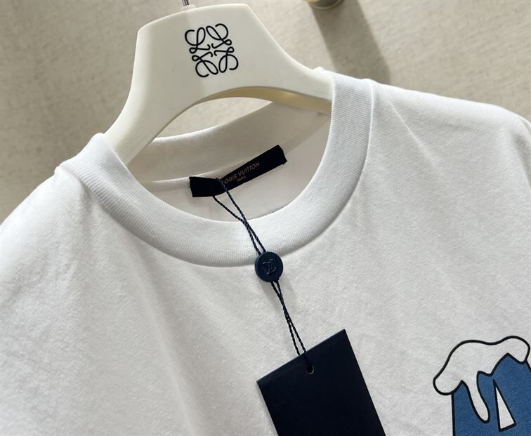 LOUIS VUITTON DO A KICKFLIP T-SHIRT – LVTS007