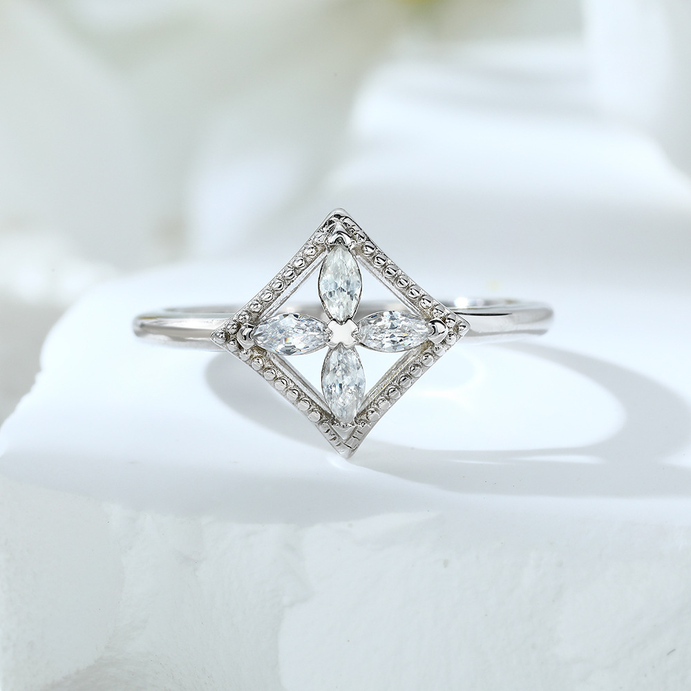 S925 Silver Square Horse Eye Zircon Four-Leaf Clover Ring for Women – Lucky Charm Fashion Jewelry