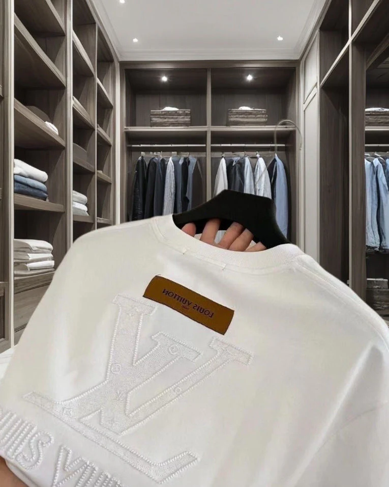 Double-sided embroidered T-shirt