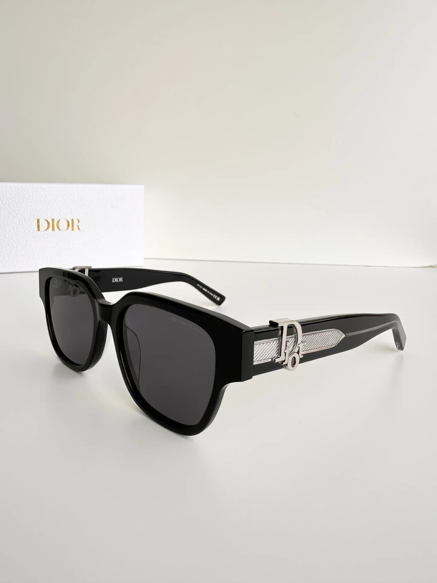 4-color limited edition high-end trendy sunglasses