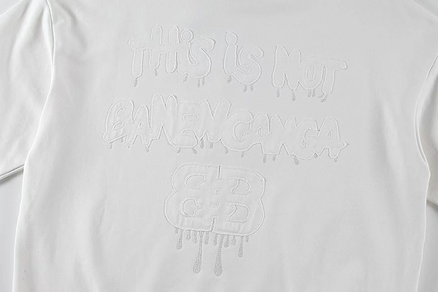 Crew neck patch sweatshirt