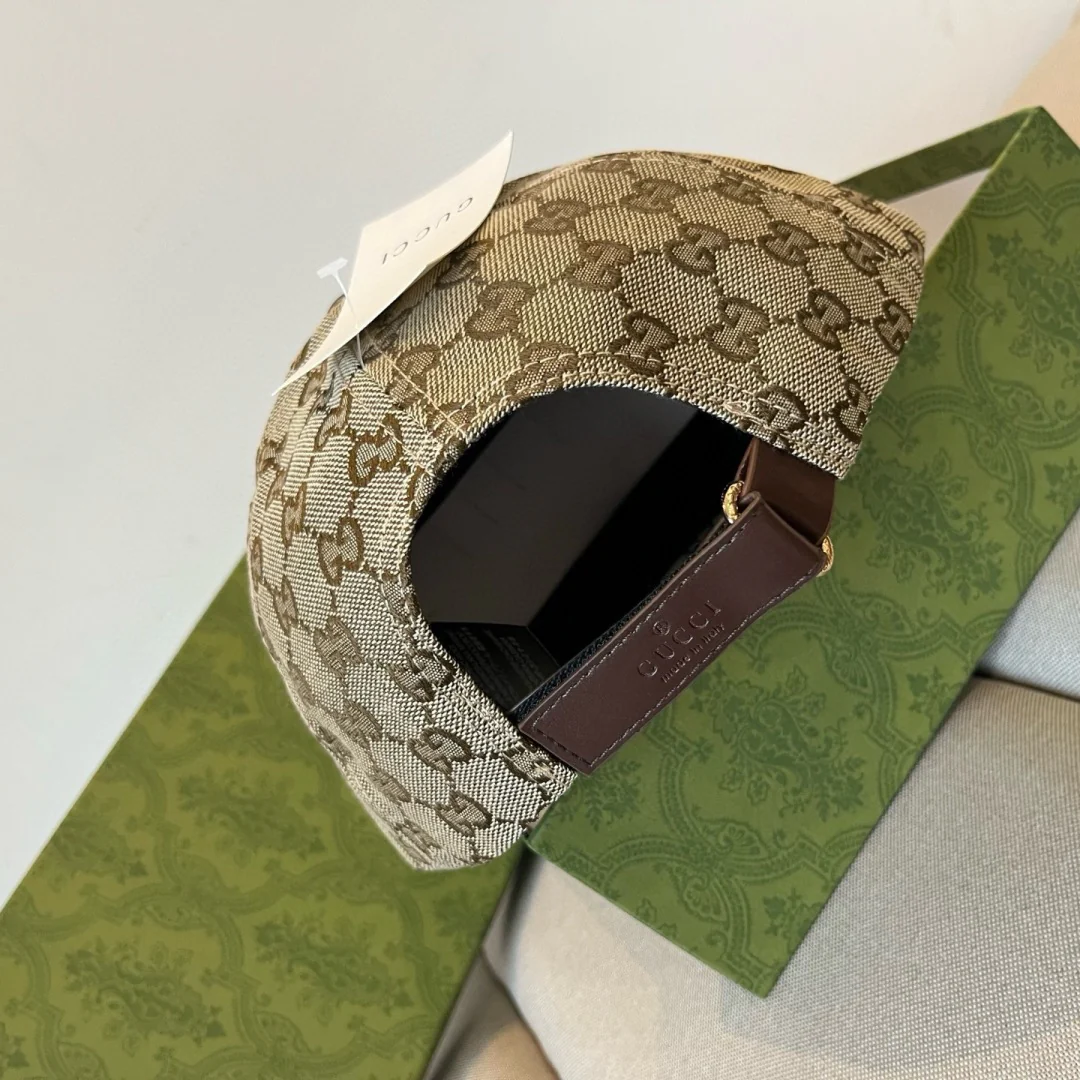 Jacquard lettering baseball cap