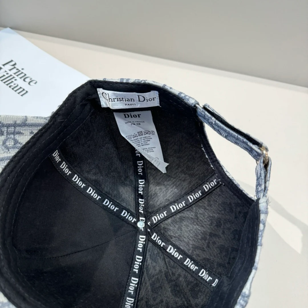 Jacquard lettering baseball cap