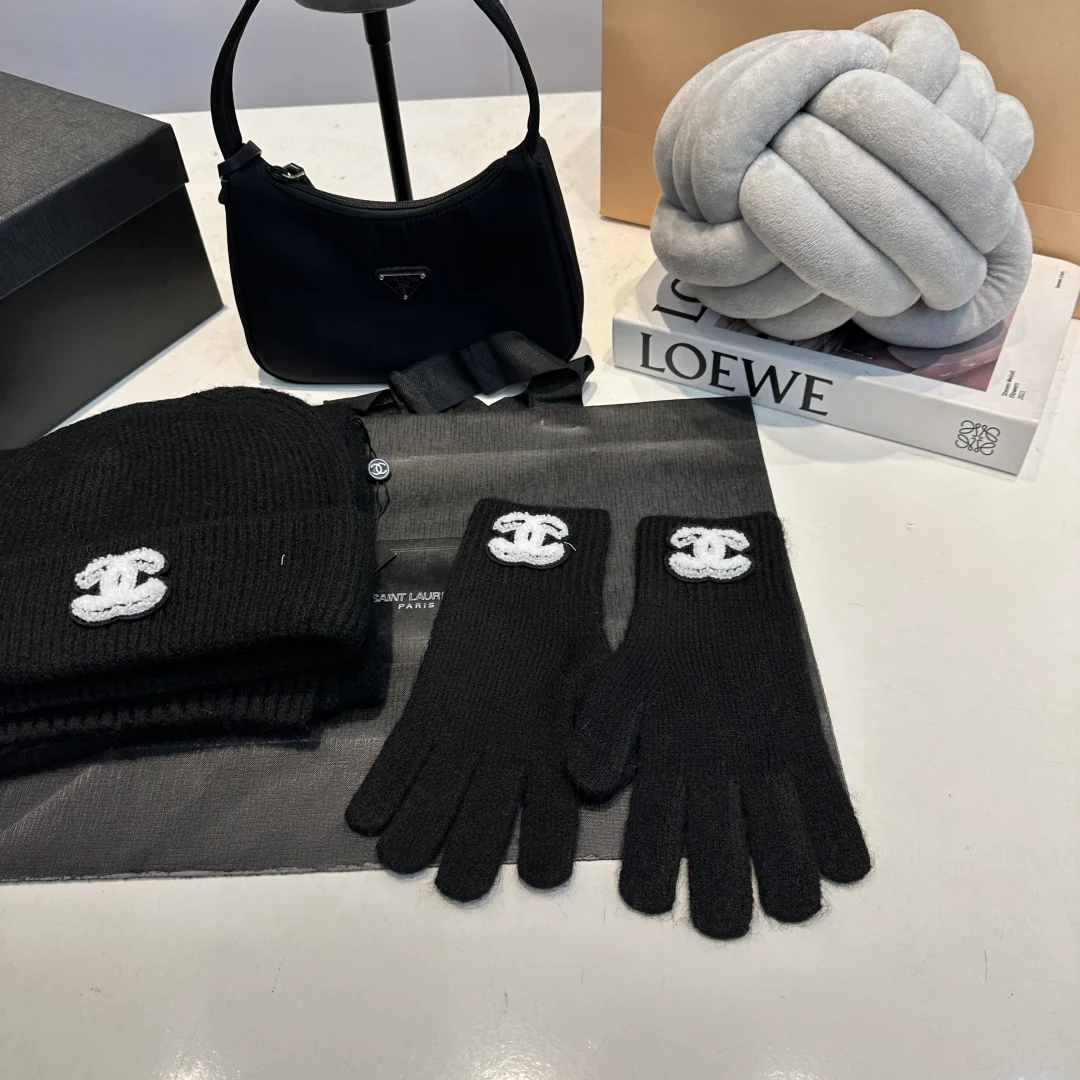 Embroidered knitted scarf hat gloves set